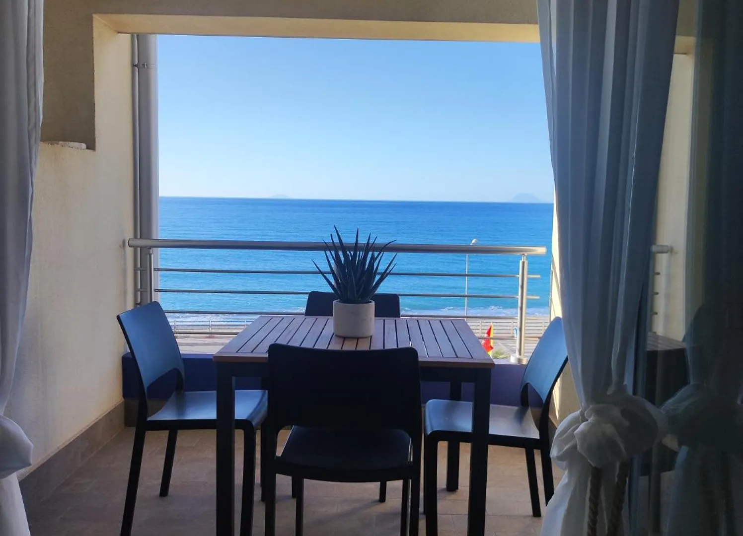 Appartamenti Vacanze Villa Meo 빌라프란카티레나