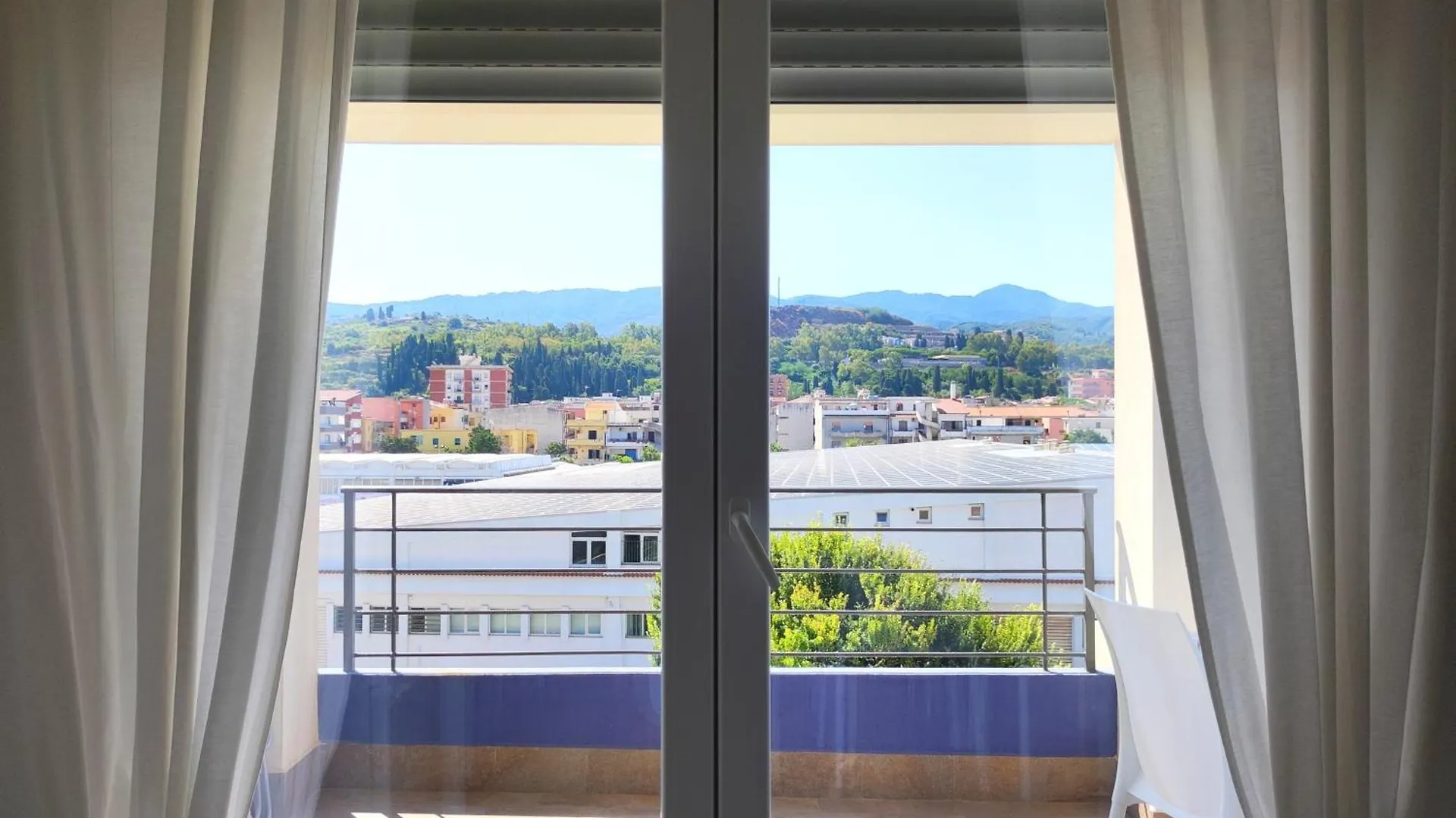 Appartamenti Vacanze Villa Meo 빌라프란카티레나