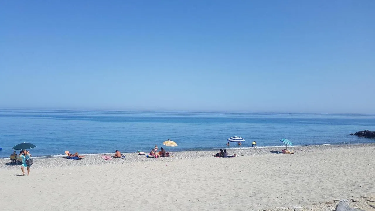 Apartment Appartamenti Vacanze Villa Meo Villafranca Tirrena
